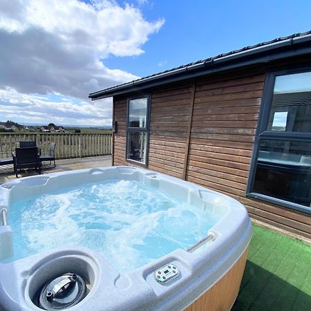 Benarty 11 With Private Hot Tub - Fife - Loch Leven - Lomond Hills - Pet Friendly Villa Kelty Eksteriør bilde