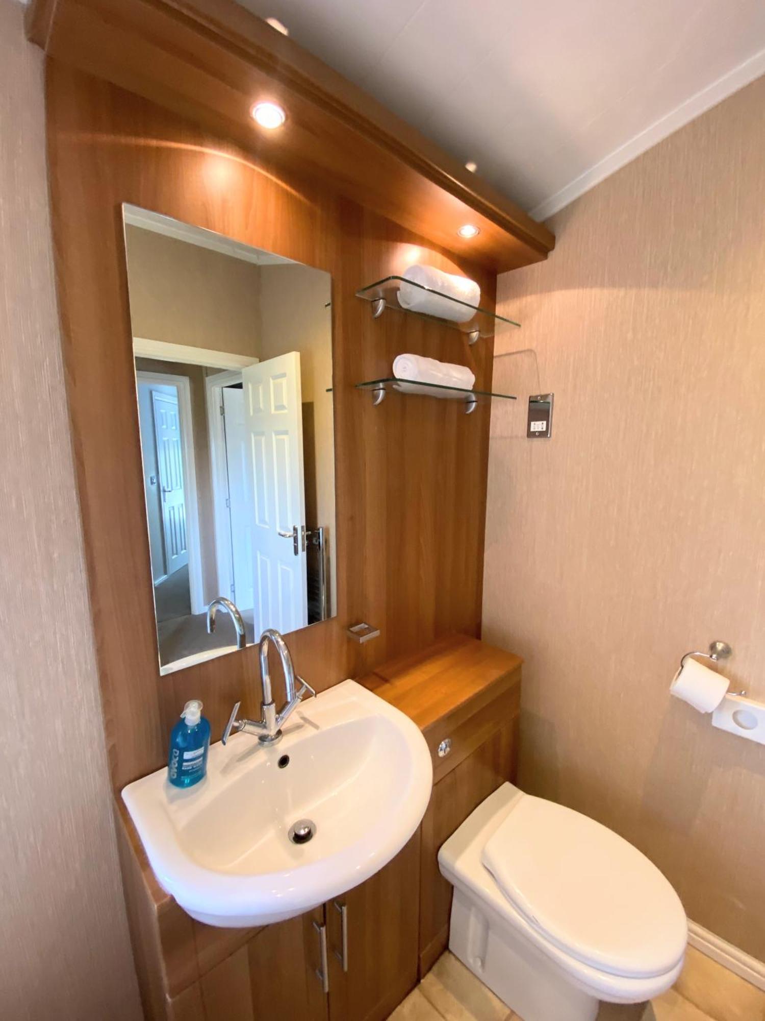 Benarty 11 With Private Hot Tub - Fife - Loch Leven - Lomond Hills - Pet Friendly Villa Kelty Eksteriør bilde