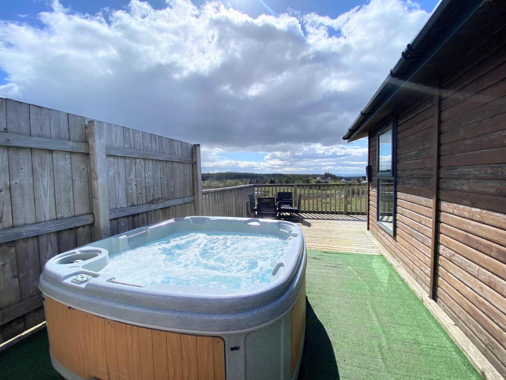 Benarty 11 With Private Hot Tub - Fife - Loch Leven - Lomond Hills - Pet Friendly Villa Kelty Eksteriør bilde