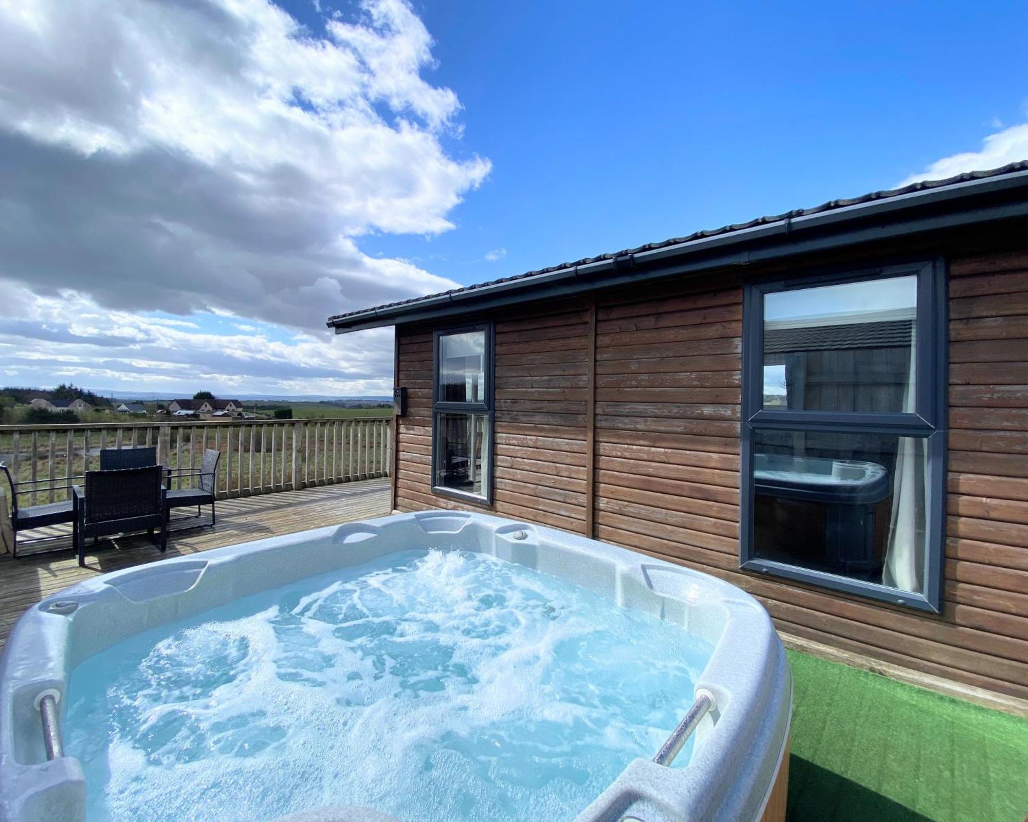 Benarty 11 With Private Hot Tub - Fife - Loch Leven - Lomond Hills - Pet Friendly Villa Kelty Eksteriør bilde